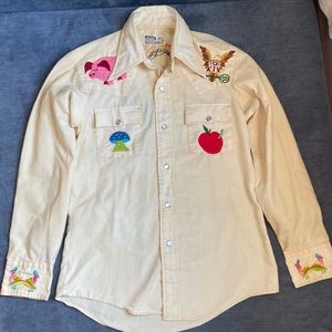 Vintage 1970s Montgomery Ward butterfly collar. Embroidered shirt. Pearl snaps